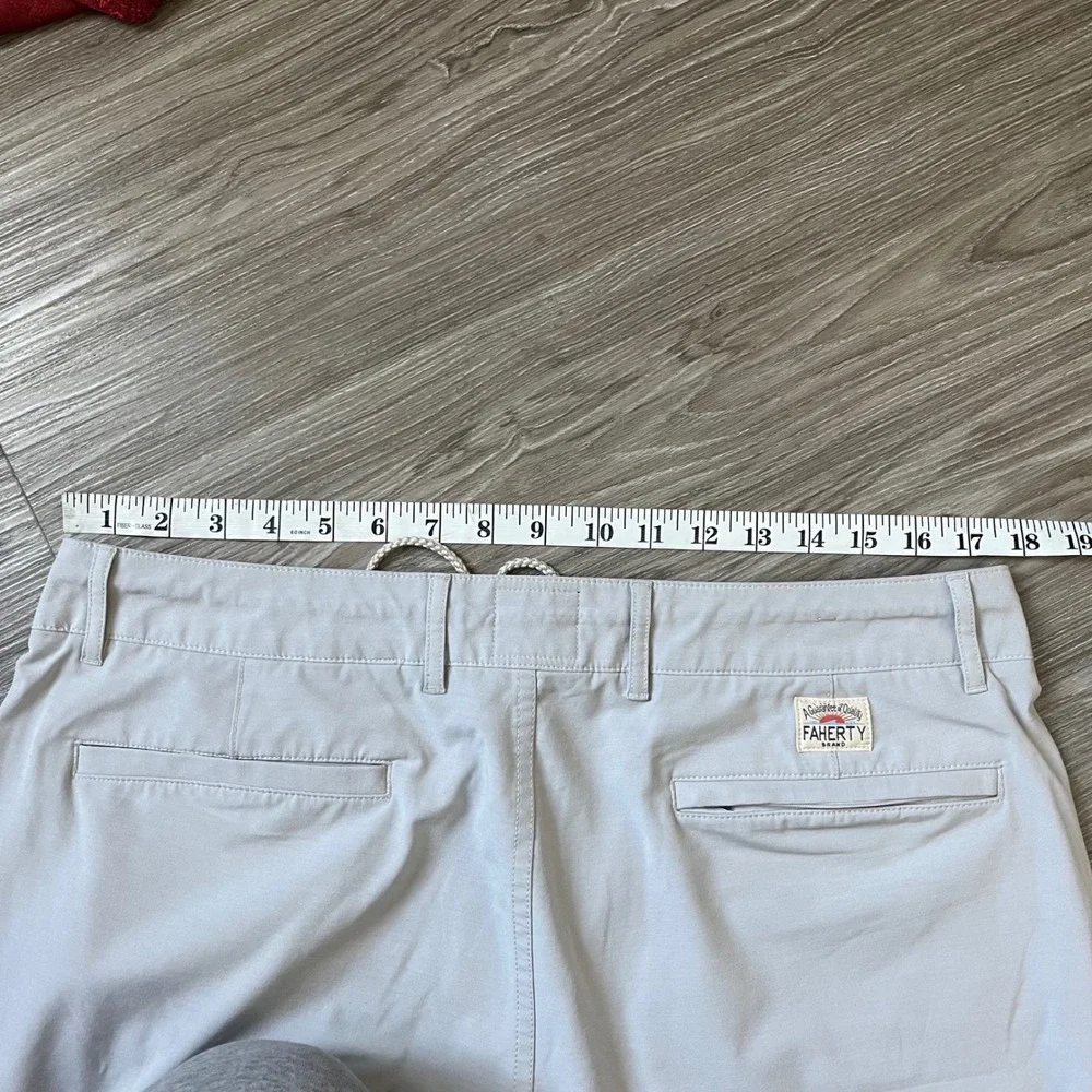 Faherty All Day Shorts Mens 35 Light Gray Stretch Hybrid MSC0012 Casual Summer